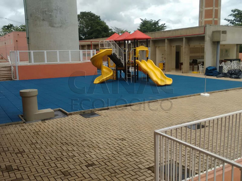 Piso Parque Infantil Externo drenante permeável playground