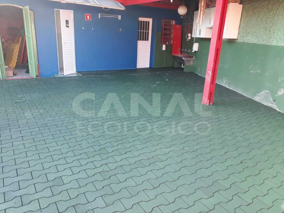 Piso de borracha Ossinho - Escola