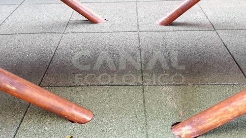 piso playground praca publica