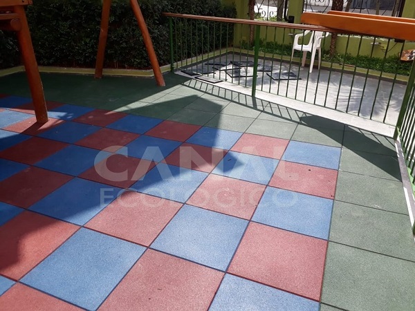 piso playground restaurante