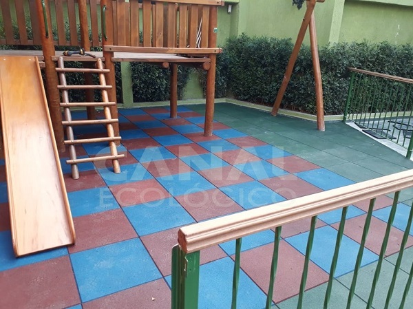 piso playground restaurante