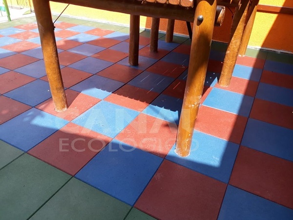 piso playground restaurante