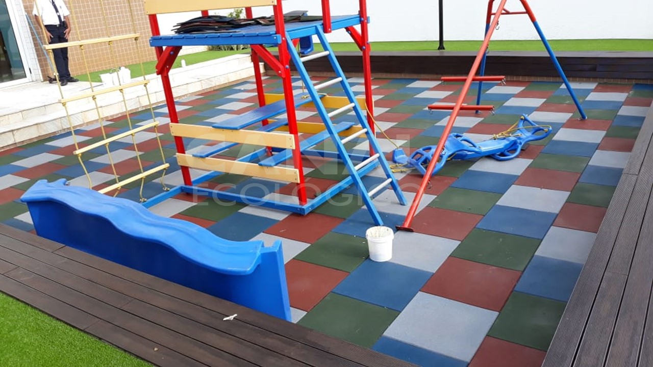 Piso de Playground em Condom�nio 11mm